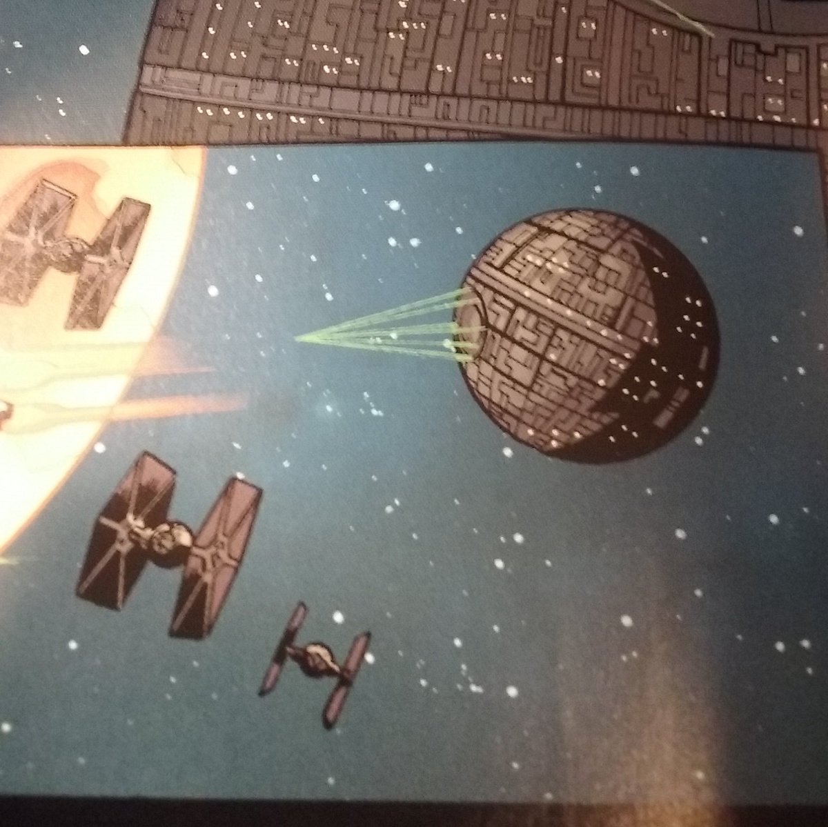 @pablohidalgo @swbooks saw 2 #RogueOne refs in SW Infinities ANH today. Upsidedown Death Star and Death Star eclipse