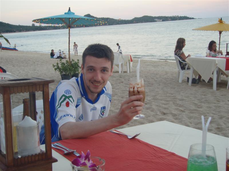 Drinking the gay drinks on Lamai beach